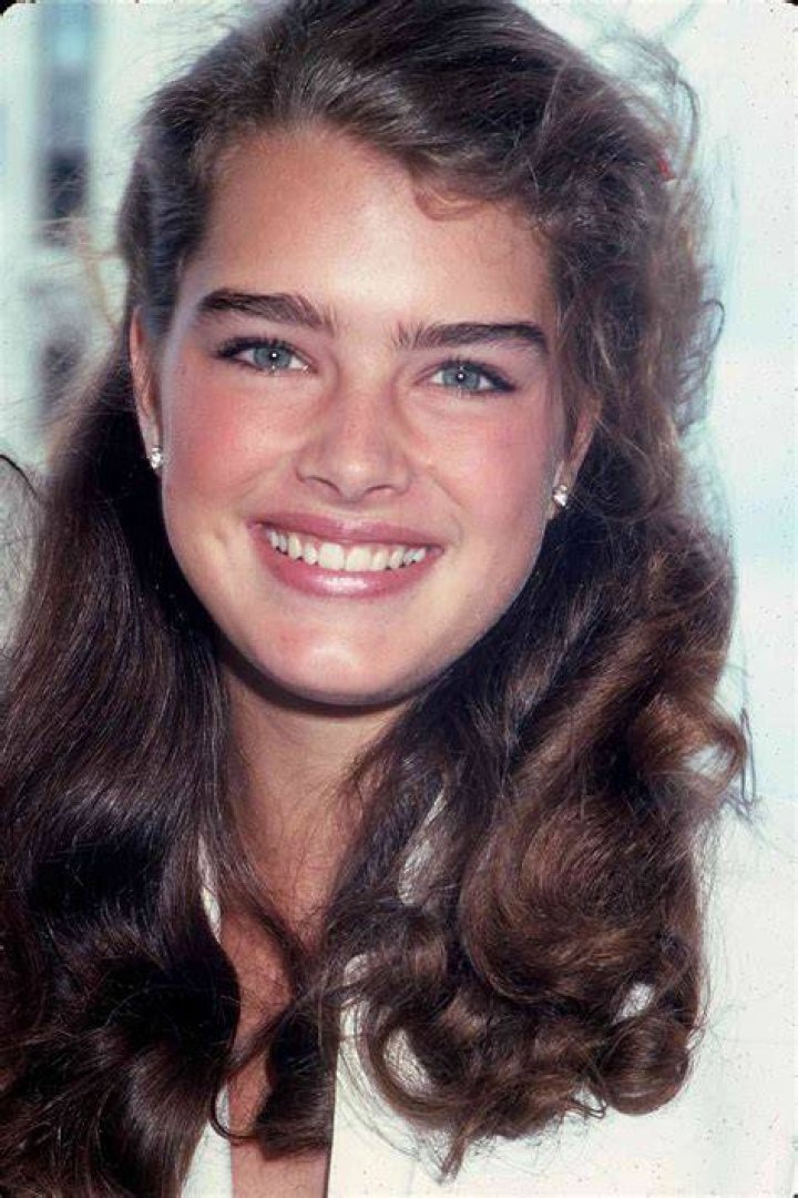 A young Brooke Shields Online Photo Galleries