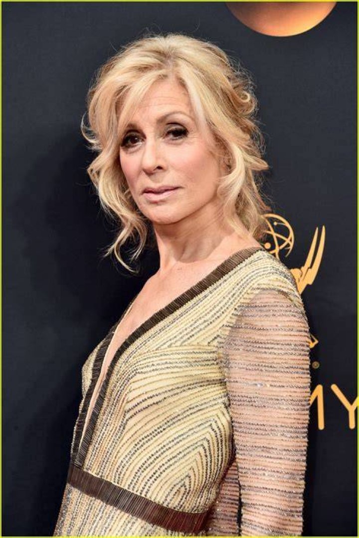 Judith Light's great look at the 2016 Emmy AwardsLainey Gossip