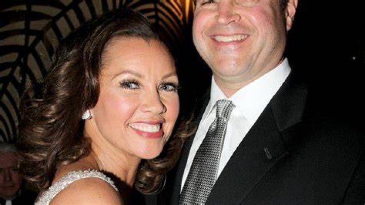 Vanessa Williams Is Engaged to Boyfriend Jim Skrip?Check Out Her